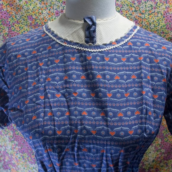 Cute Vintage 1950s womens day dress with heart pattern - Picture 2 of 7